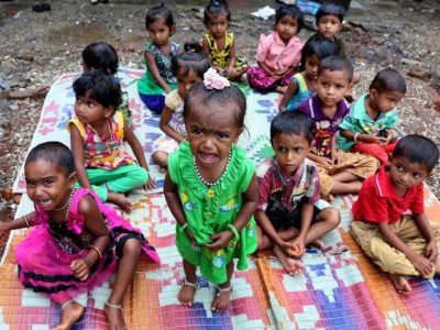 मूक-बधिर और बेसहारा बच्चों की शिक्षा सहायता